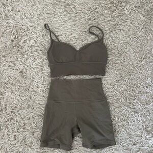 Lululemon Athletica Nomad Set